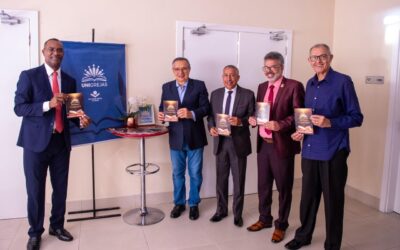 Eduardo Amorim é recebido por pastores na sede da Igreja Universal