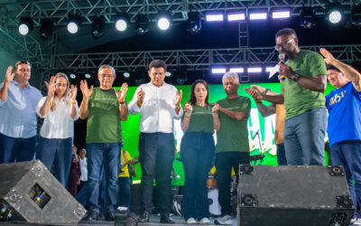 Eduardo Amorim é recebido pelo público evangélico na Marcha da Família